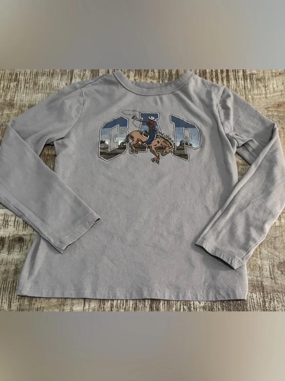 GAP Grey Long Sleeve Tee with Cowboy Rodeo Graphic. EUC